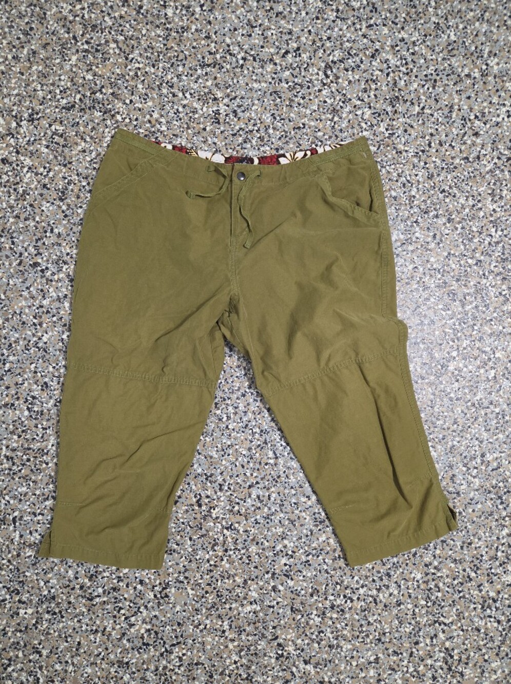 KÜHL Women's Large Olive Green Hiking Capri Pants Outdoor Trail Travel